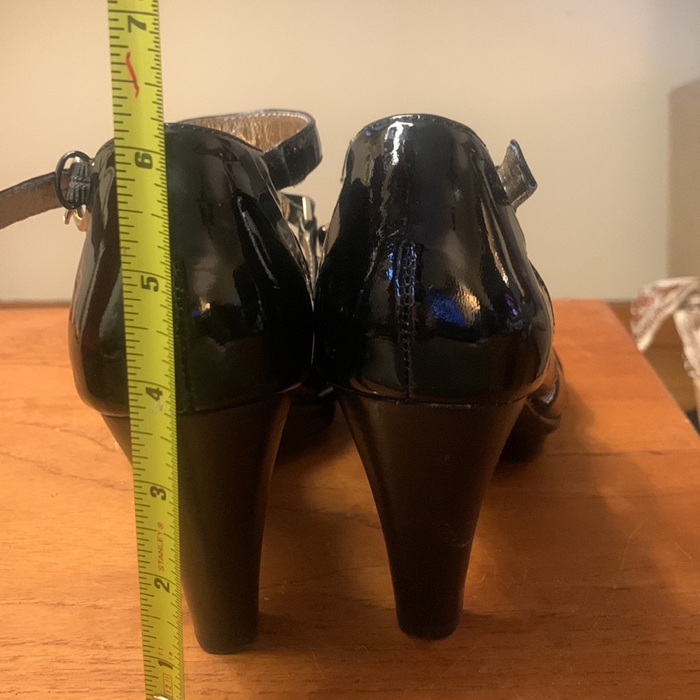 SOFFT BLACK PATENT LEATHER PLATFORM CAGE GLADIATOR SANDALS GOLD STUDS - Picture 6 of 16